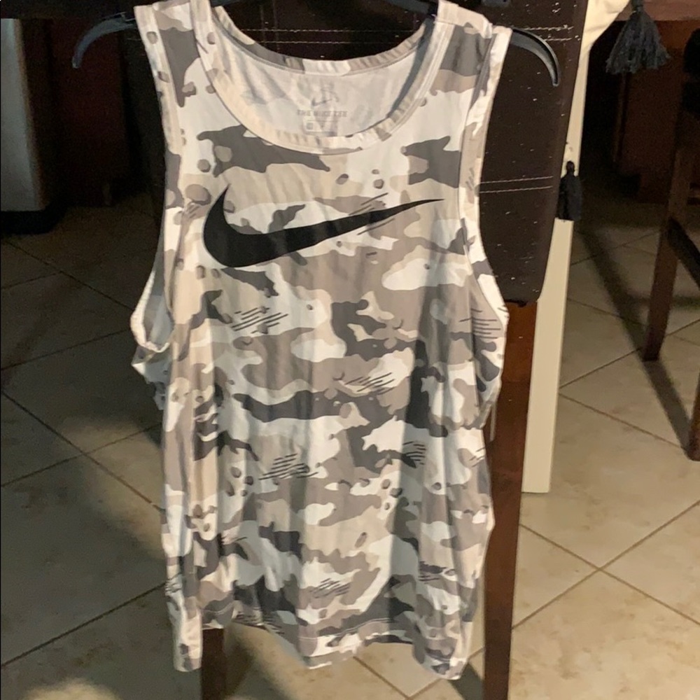 Men’s drifit nike tank